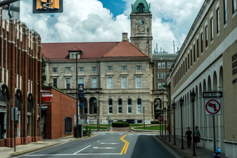 Why This Underrated U.S. Destination Is Perfect For A Southern Summer Getaway