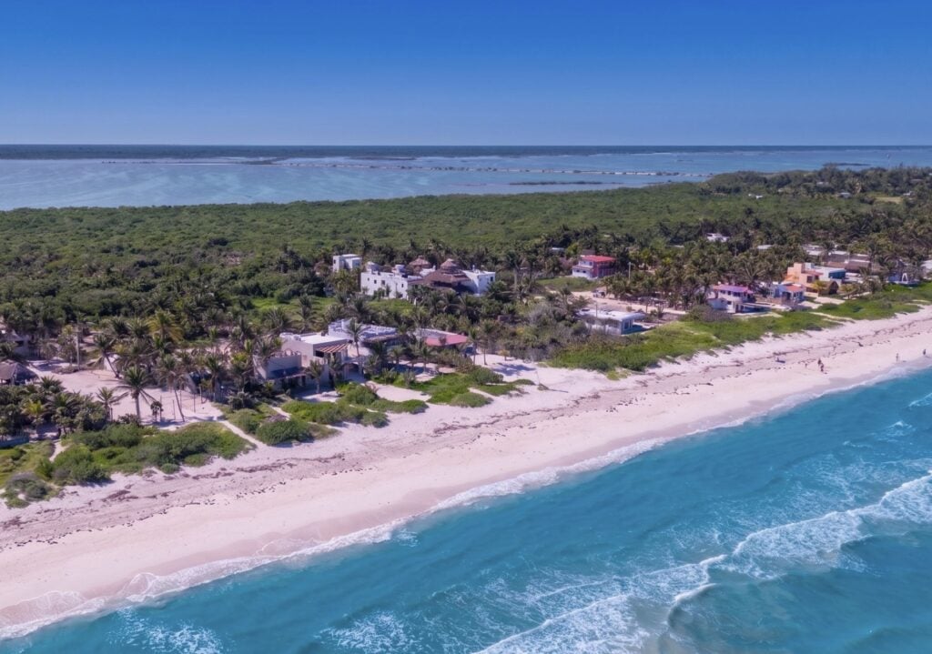 El Cuyo Beachfront