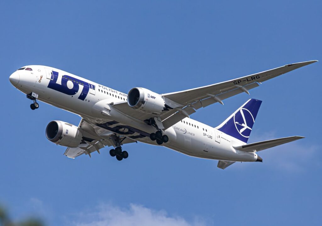 LOT airlines plane
