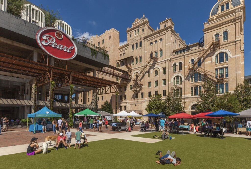 Farmers Market at Pear District