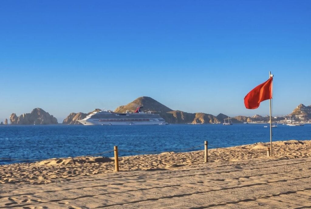 Red flag on Medano beach