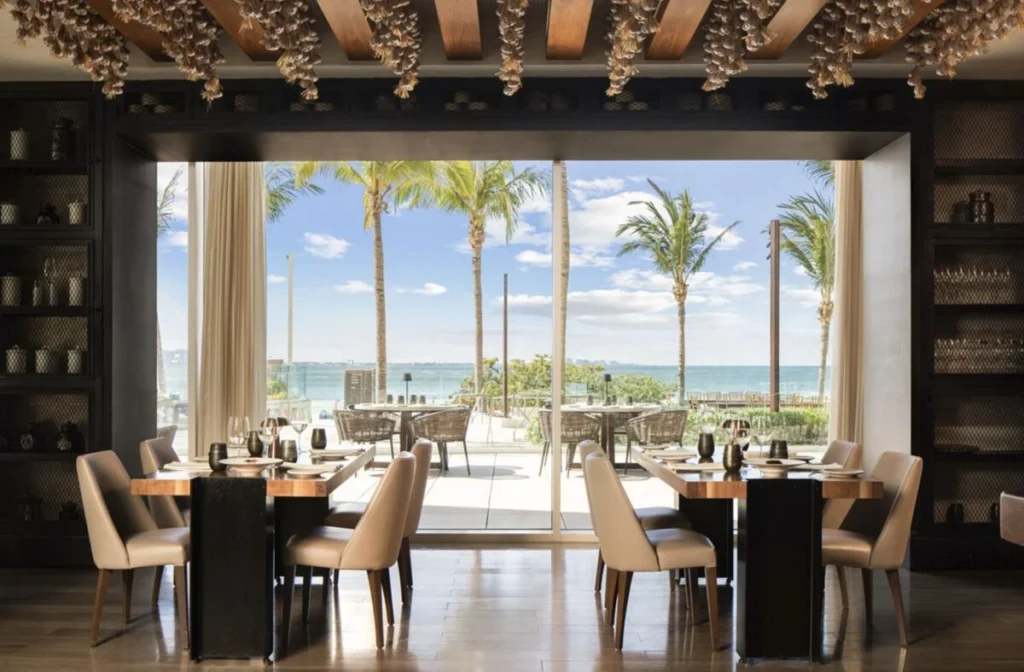 Amare-Dining