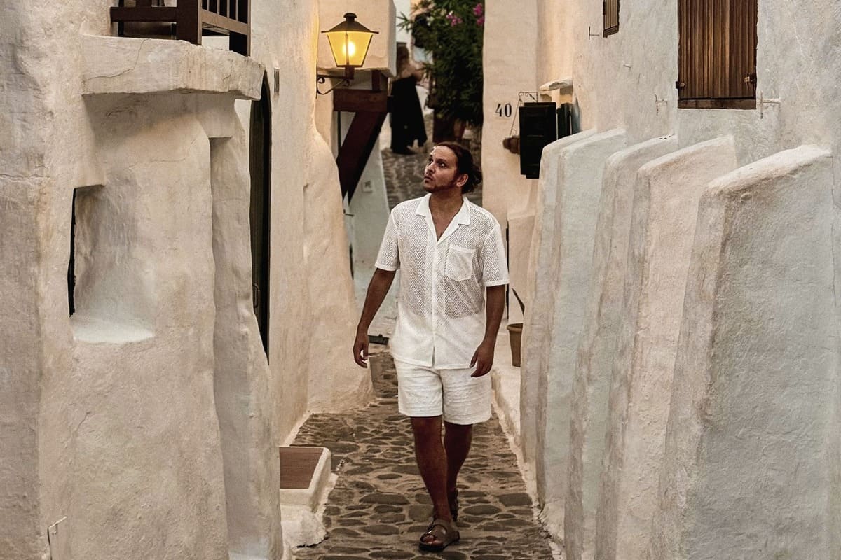 Whitewashed Alley In Binibeca, Menorca, Spain. Photo by Vinicius Costa