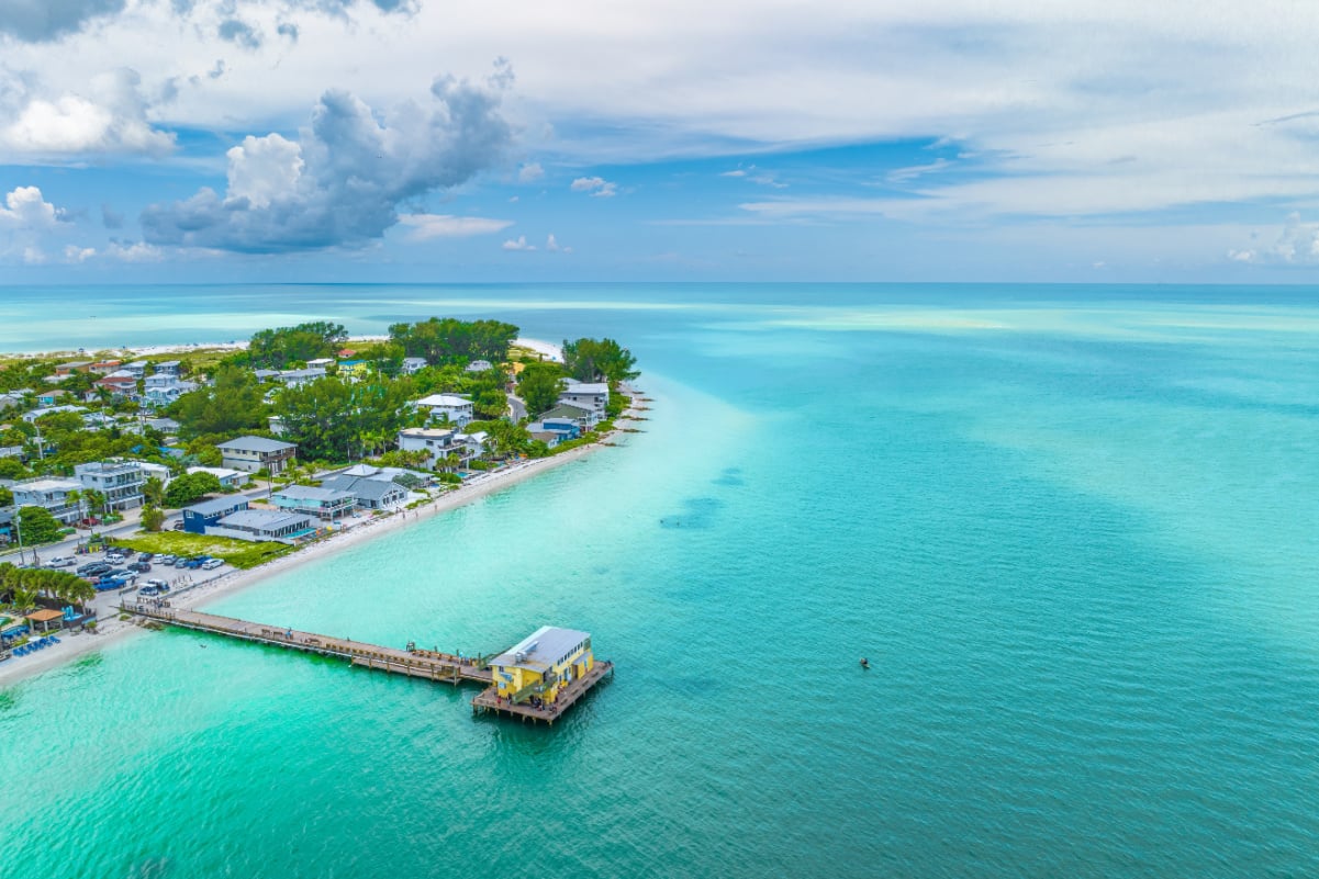 traveloffpath.com - Tyler Fox - This Underrated Florida Island With 78&deg;F Winters, Turquoise Gulf Water, And Zero High-Rise Hotels Is Breaking Tourism Records