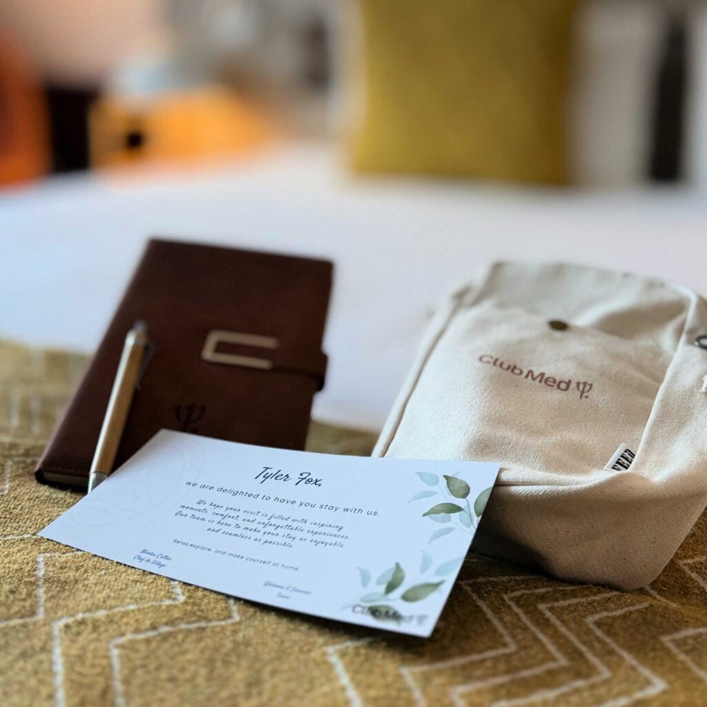Club Med Québec-Charlevoix Bag on bed