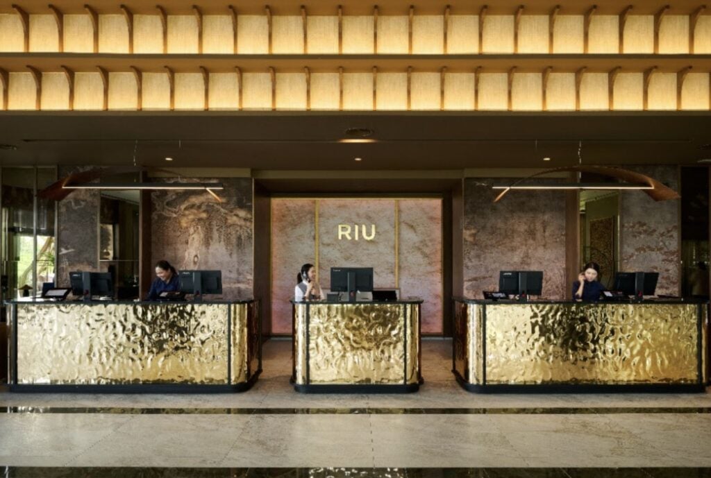 RIU Check IN