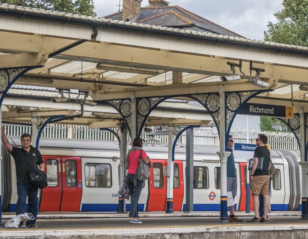 Richmond Tube Station To Get Off At