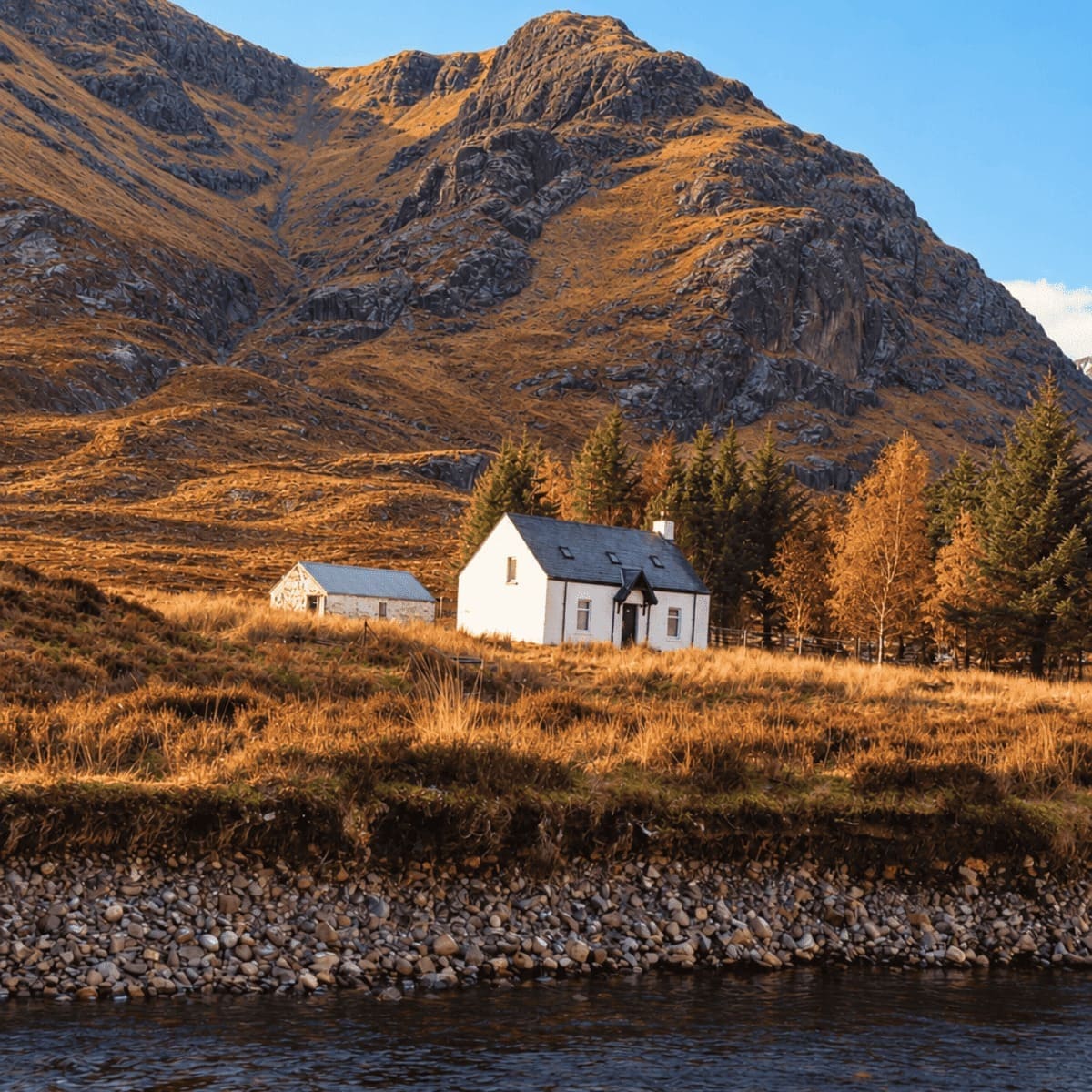 The Scenic Wee White House In Glen Coe, Scotland