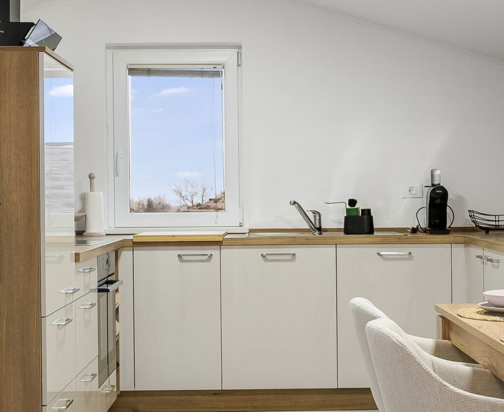 basic kitchen