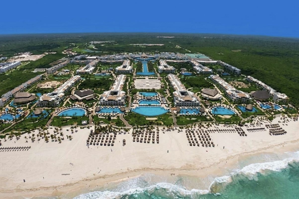 Americans Can Fly Nonstop To These 3 All-Inclusive Resorts That Have Everything You Actually Want In A Beach Vacation